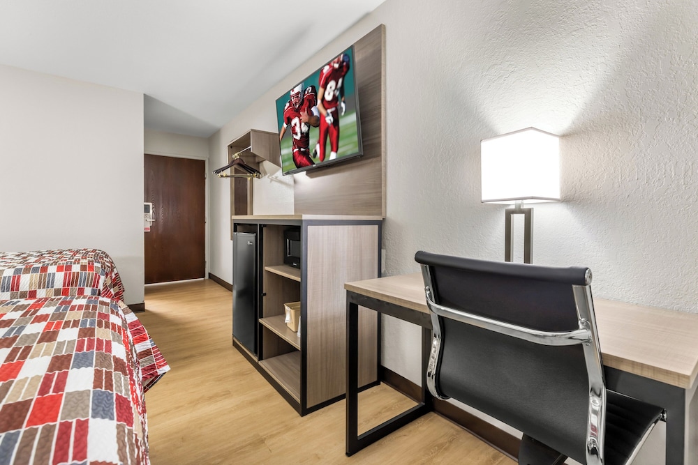 Red Roof Inn Huntsville AL - photo 15