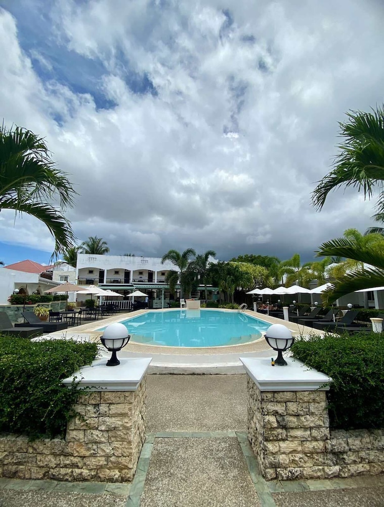 Panglao Regents Park Resort