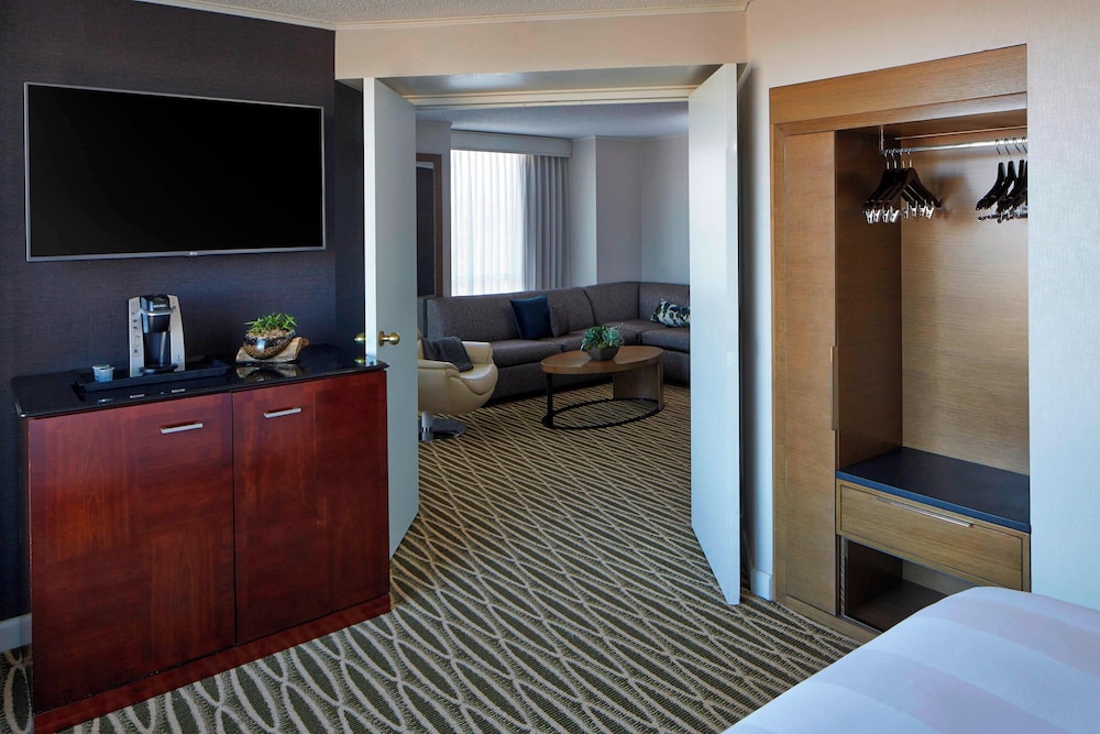 Marriott Minneapolis Southwest - photo 21