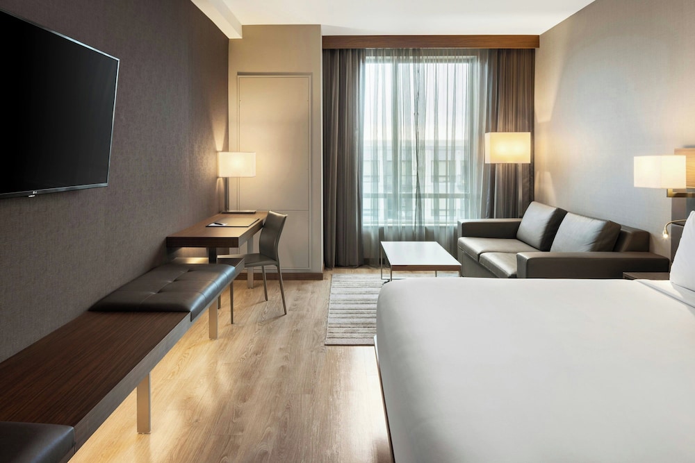 AC Hotel by Marriott Minneapolis West End - photo 15