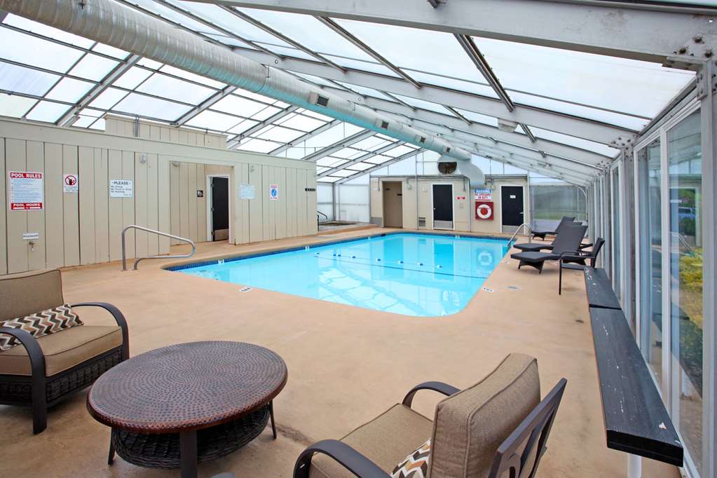 Clarion Inn Surfrider Resort - photo 37