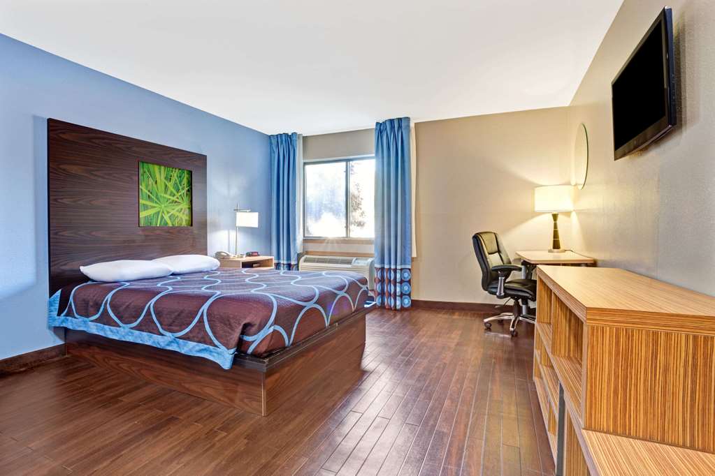 Super 8 by Wyndham Louisville Airport - photo 6