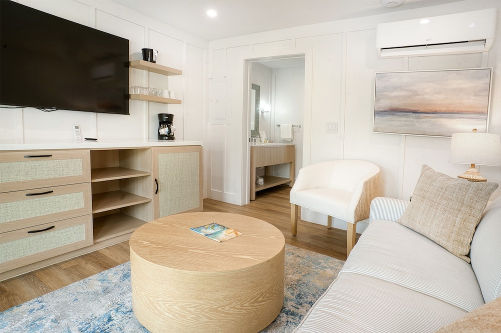 Lighthouse Resort Inn & Suites - photo 31
