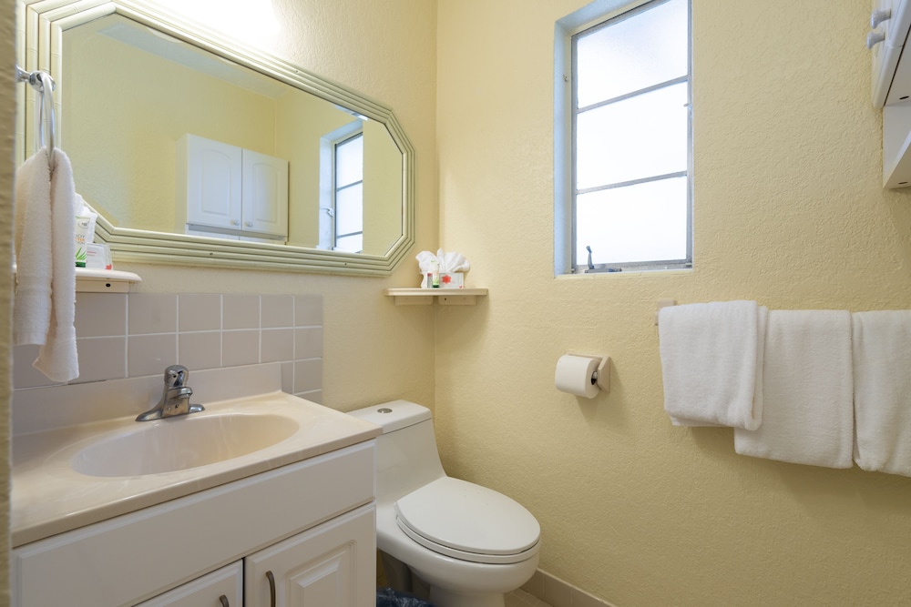 Mar Bay Motel &Suites - photo 41