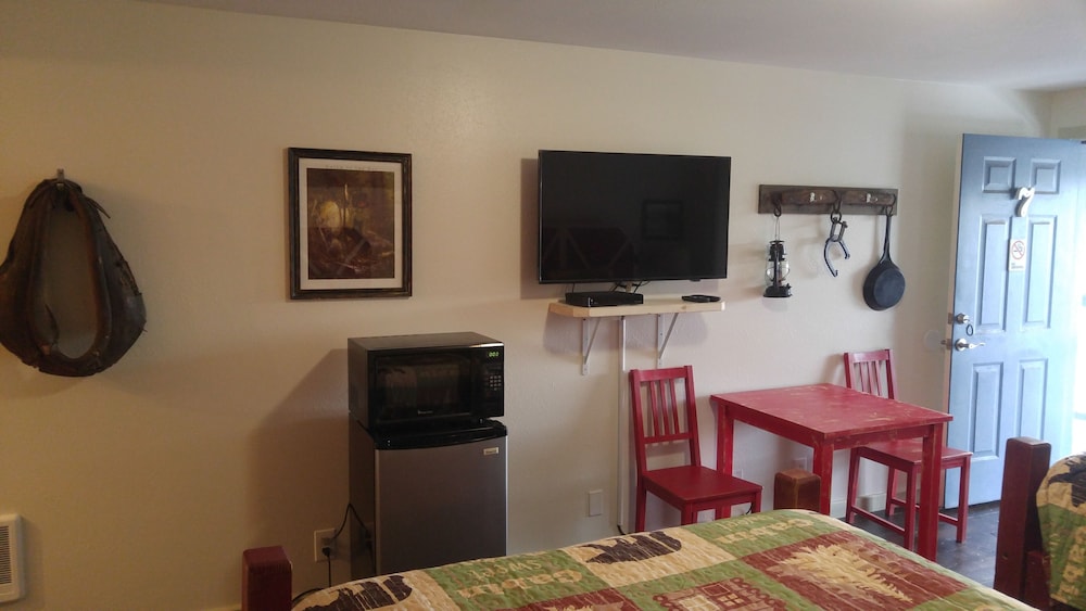 South Jetty Inn - photo 10
