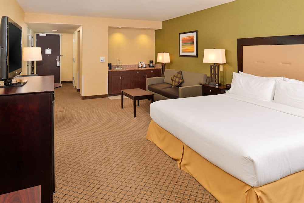 Holiday Inn Express Sacramento Airport Woodland by IHG - photo 24