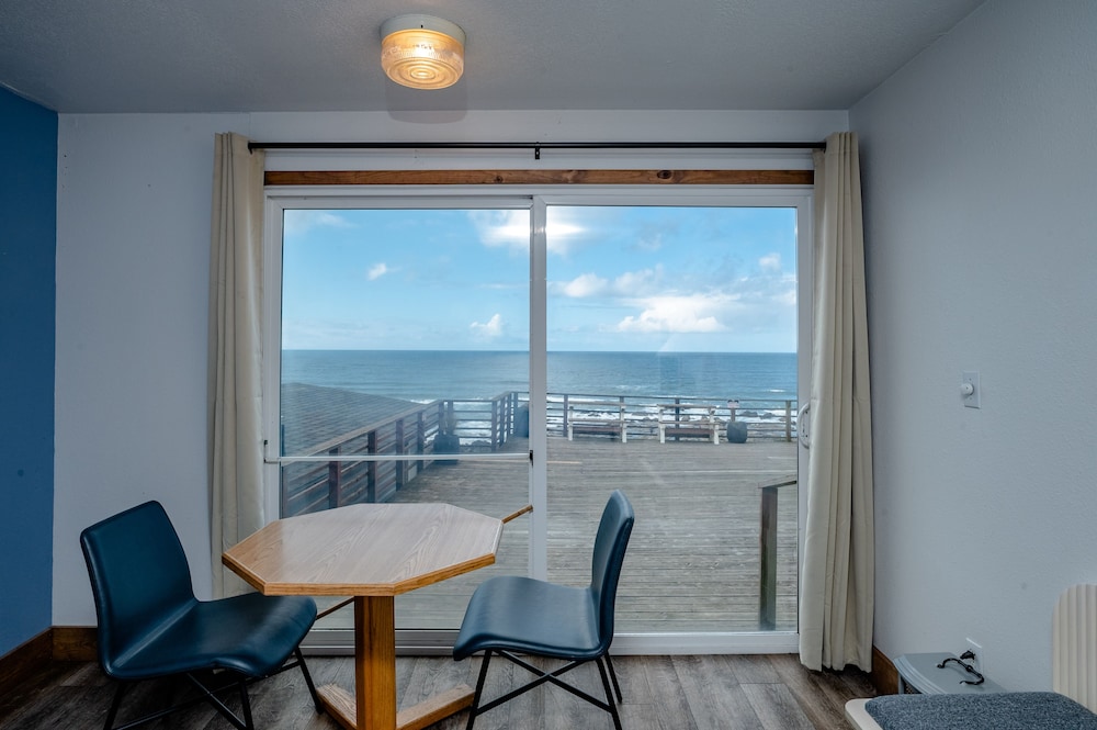 Seagull Beachfront Inn - photo 42