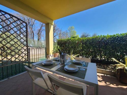 Sandra Apartment — 4-Star Luxury Hotel in Lonato, Italy