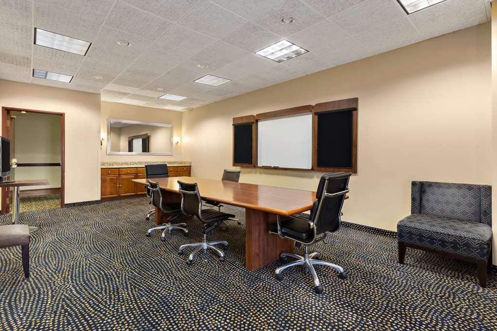 Hotel RL Cleveland Airport West - photo 28