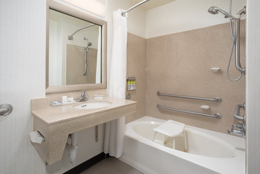 Holiday Inn & Suites Goodyear West Phoenix Area by IHG - photo 15