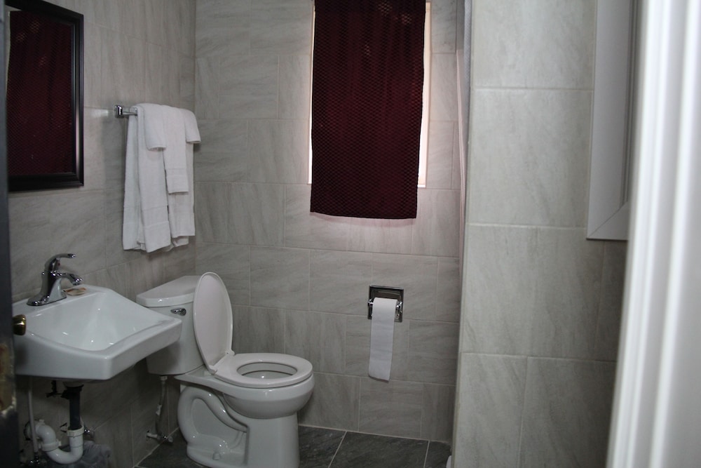Pleasant Hill Motel - photo 18
