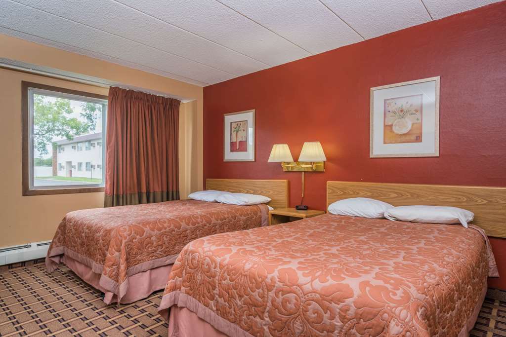 Super 8 by Wyndham Brooklyn Center MPLS - photo 6