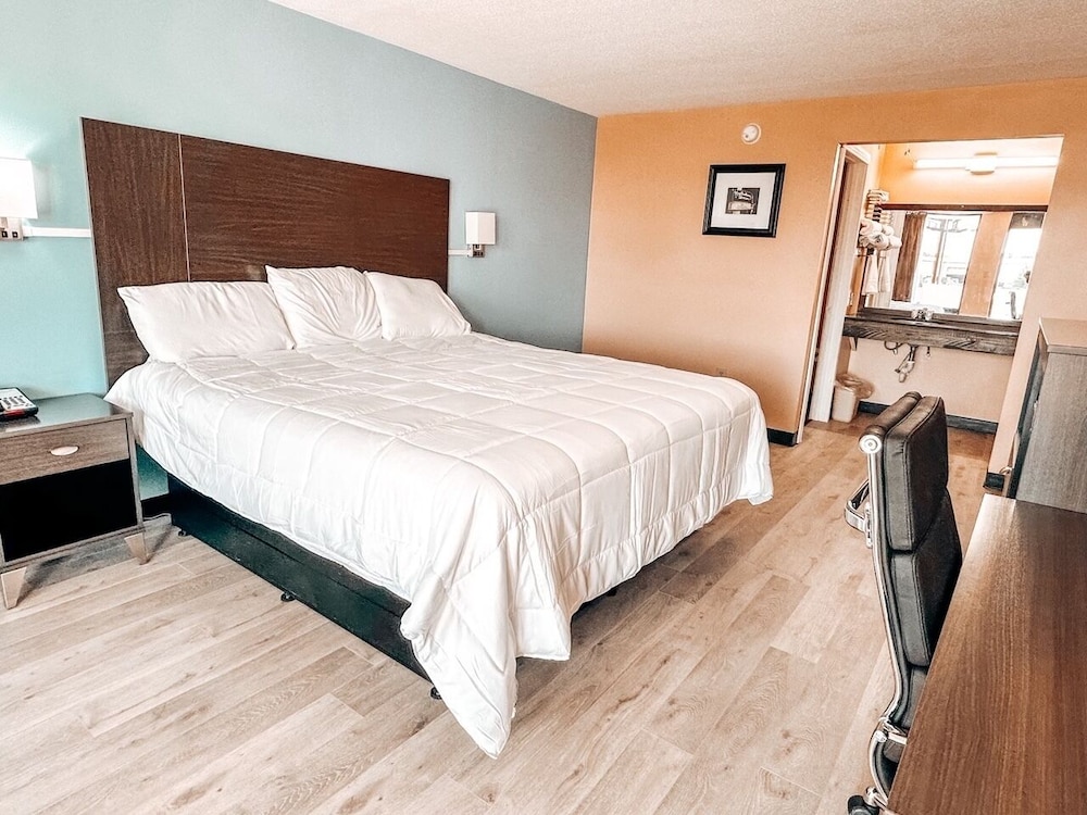 Laker Inn - photo 13