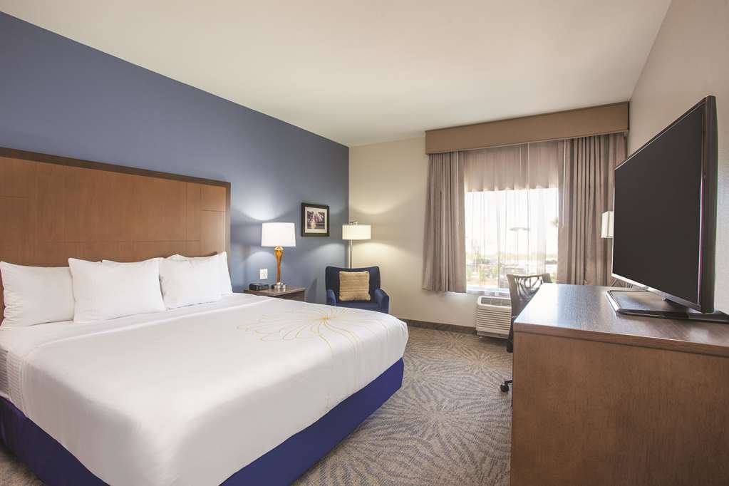 La Quinta Inn & Suites by Wyndham Morgan Hill San Jose South - photo 20