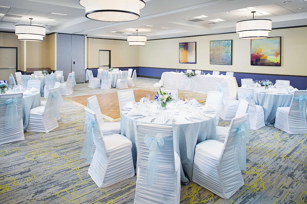 Hilton Garden Inn Hartford North Bradley International Airport - photo 37