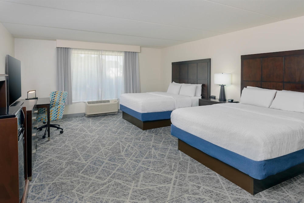 Hampton Inn & Suites Pensacola Gulf Breeze - photo 10