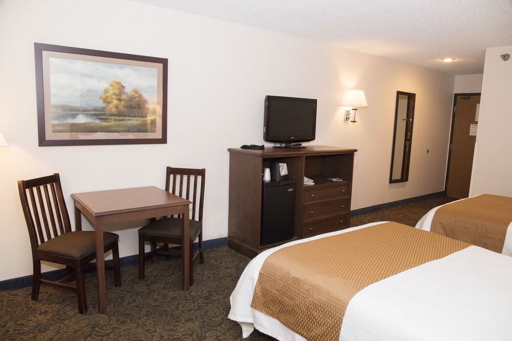 Grand Hinckley Inn - photo 10