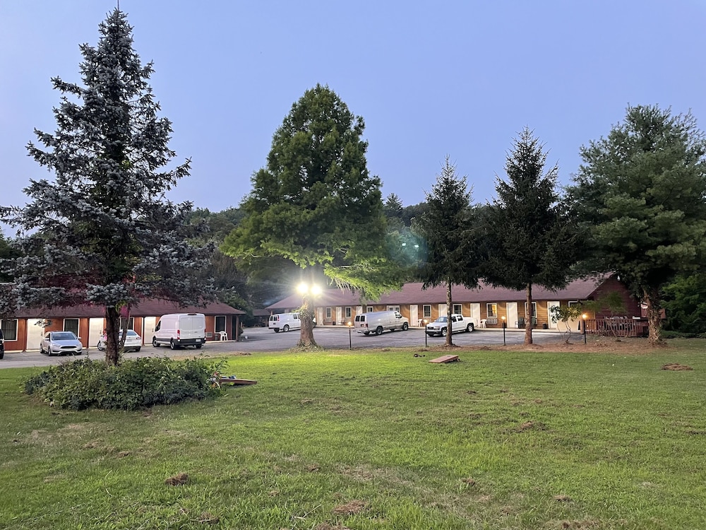 Pine Valley Motel - photo 28