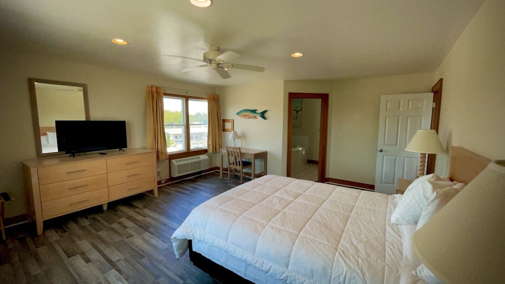 Pony Island Inn - photo 31