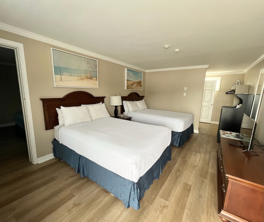 Cape Cod Family Resort and Inflatable Park - photo 4