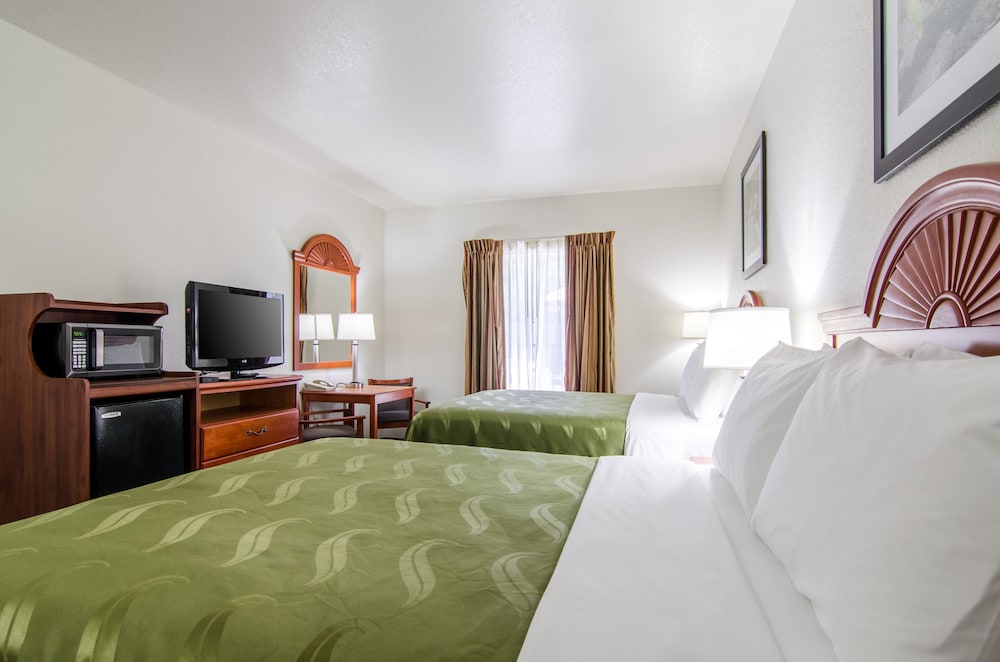 Quality Inn Junction City Near Fort Riley - photo 9