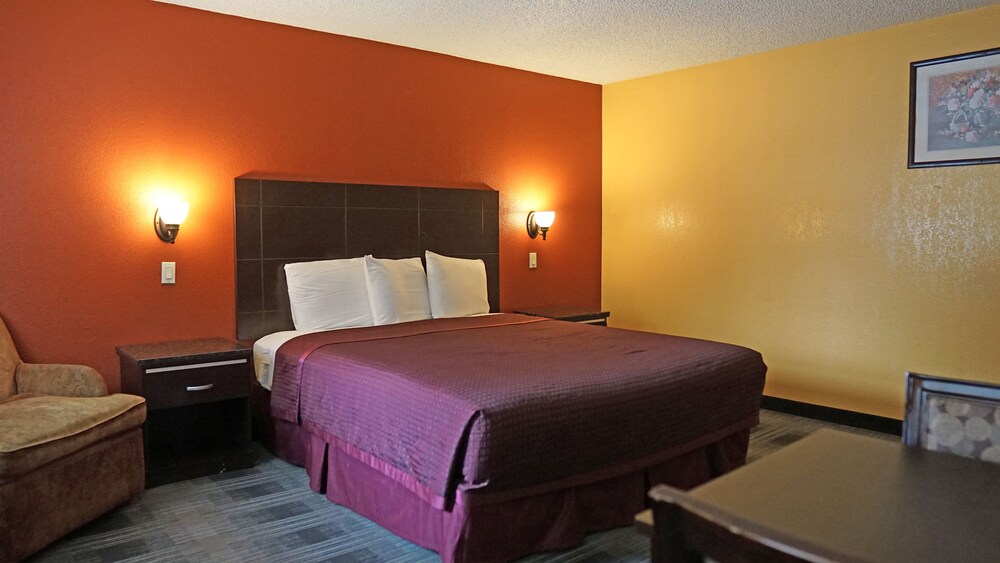 Travel Plaza Inn - photo 13