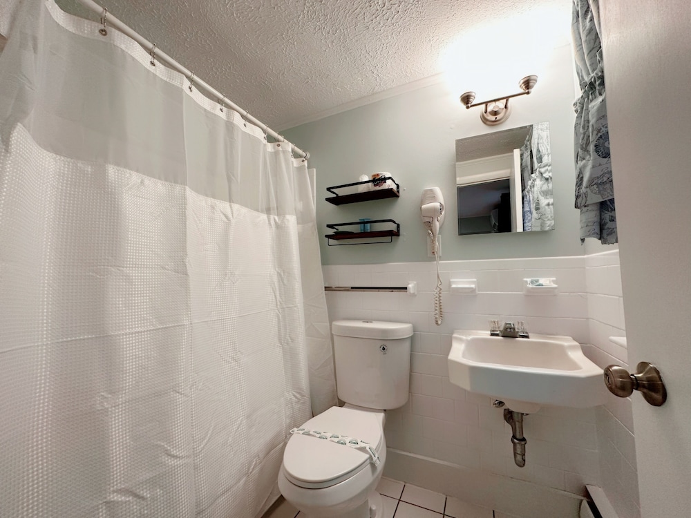 Sandy Neck Motel - photo 10