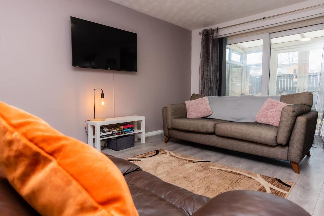 Stridingedge 3 Bedroom 5 beds Sleeps 6 Ideal For Contractors — 4-Star Luxury Hotel in Washington, United Kingdom