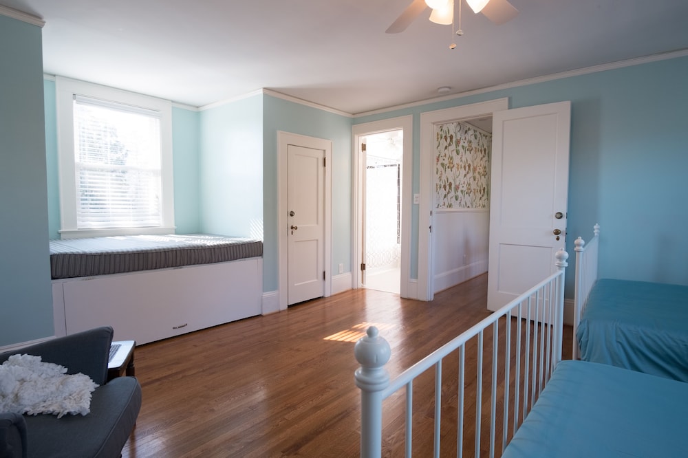 Swamp Rabbit Inn Travelers Rest - photo 4