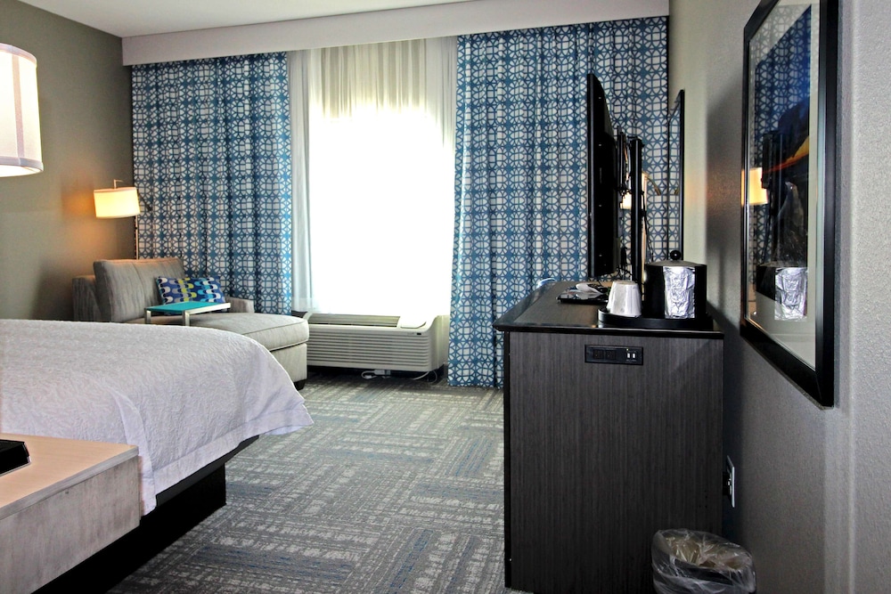 Hampton Inn West Plains - photo 15