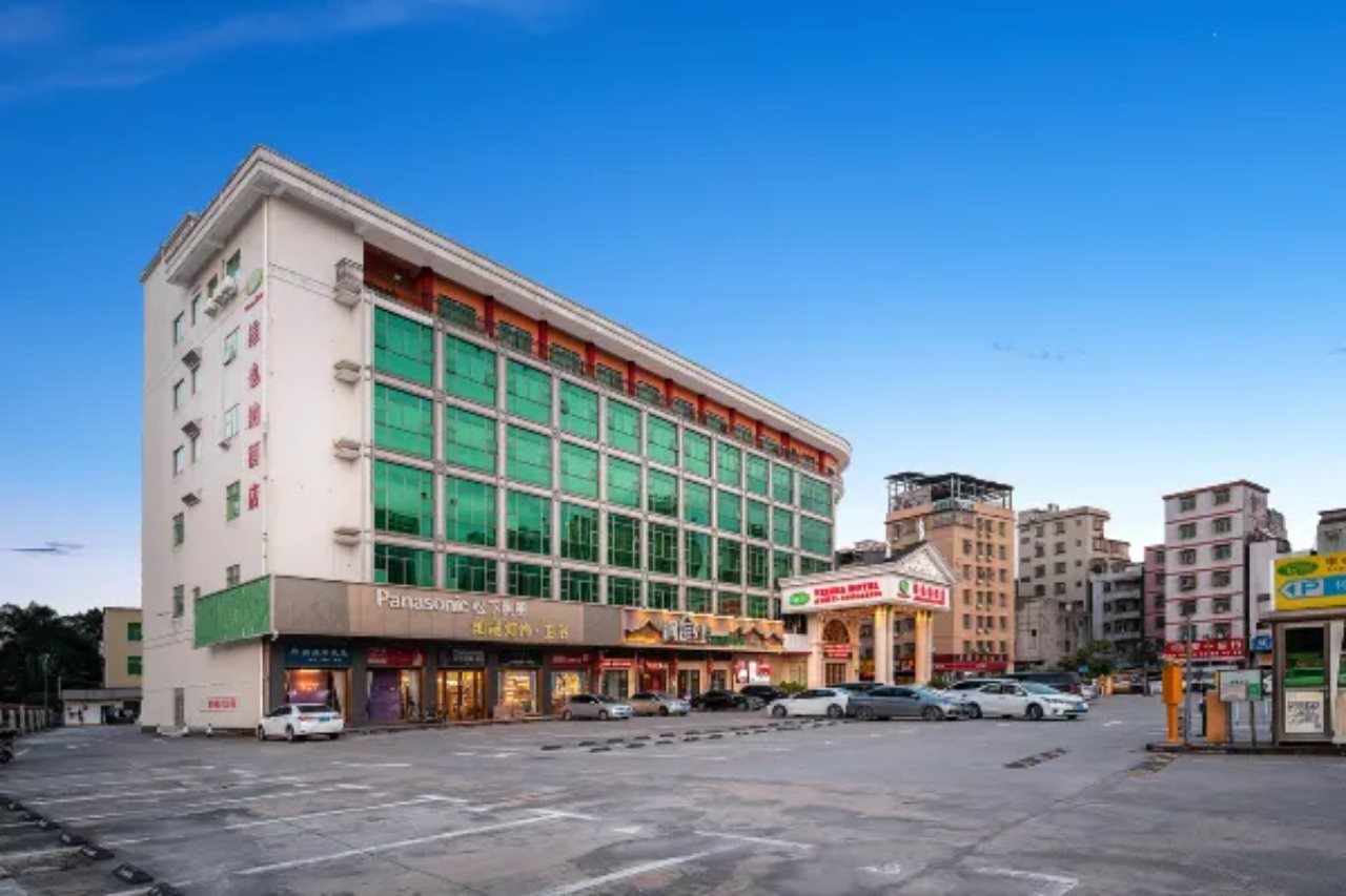 Vienna Hotel — 4-Star Luxury Hotel in Huizhou, People's Republic of China