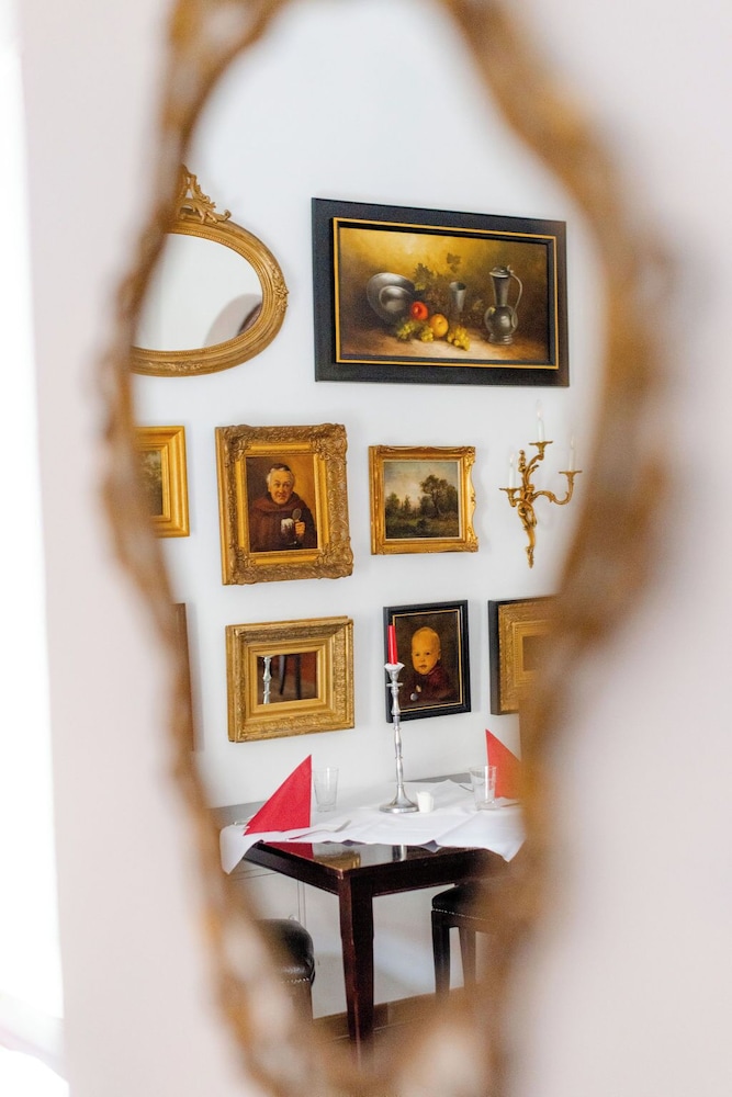 Schlosshotel Schkopau — 4-Star Luxury Hotel in Schkopau, Germany