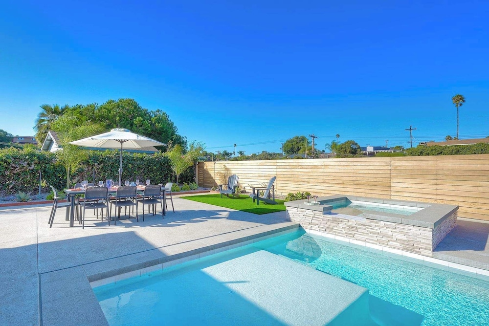 Immaculate 3 BDR in Oceanside Private Pool & Spa - photo 19