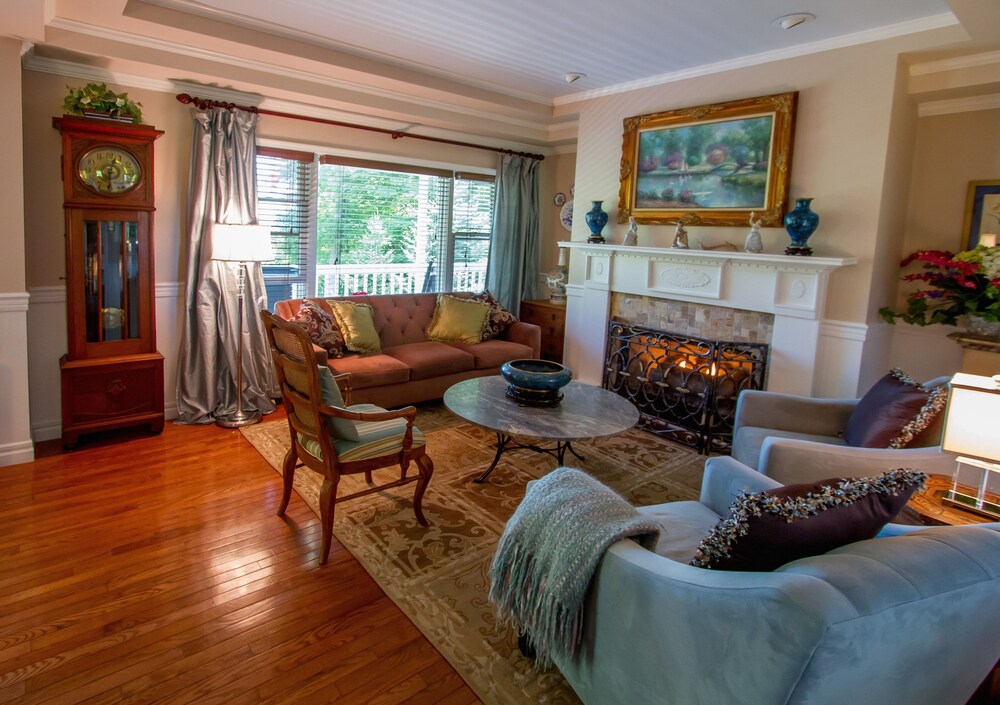 Bald Mountain House Inn at the Wolf Laurel Resort - photo 36