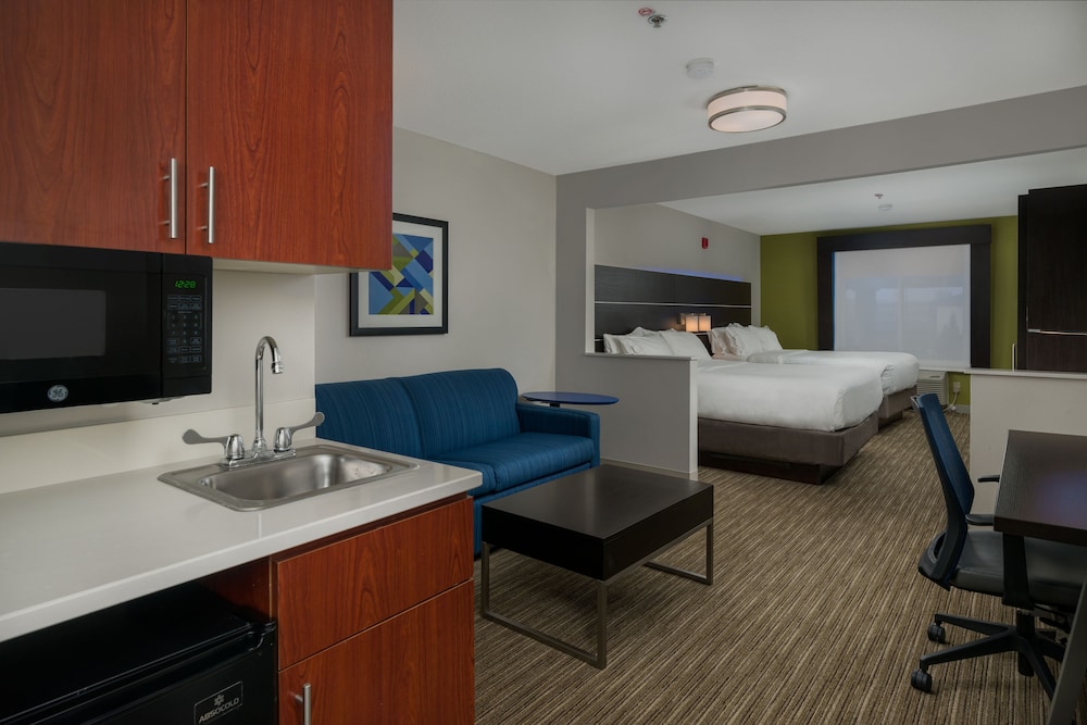Holiday Inn Express & Suites Lawrence by IHG - photo 15
