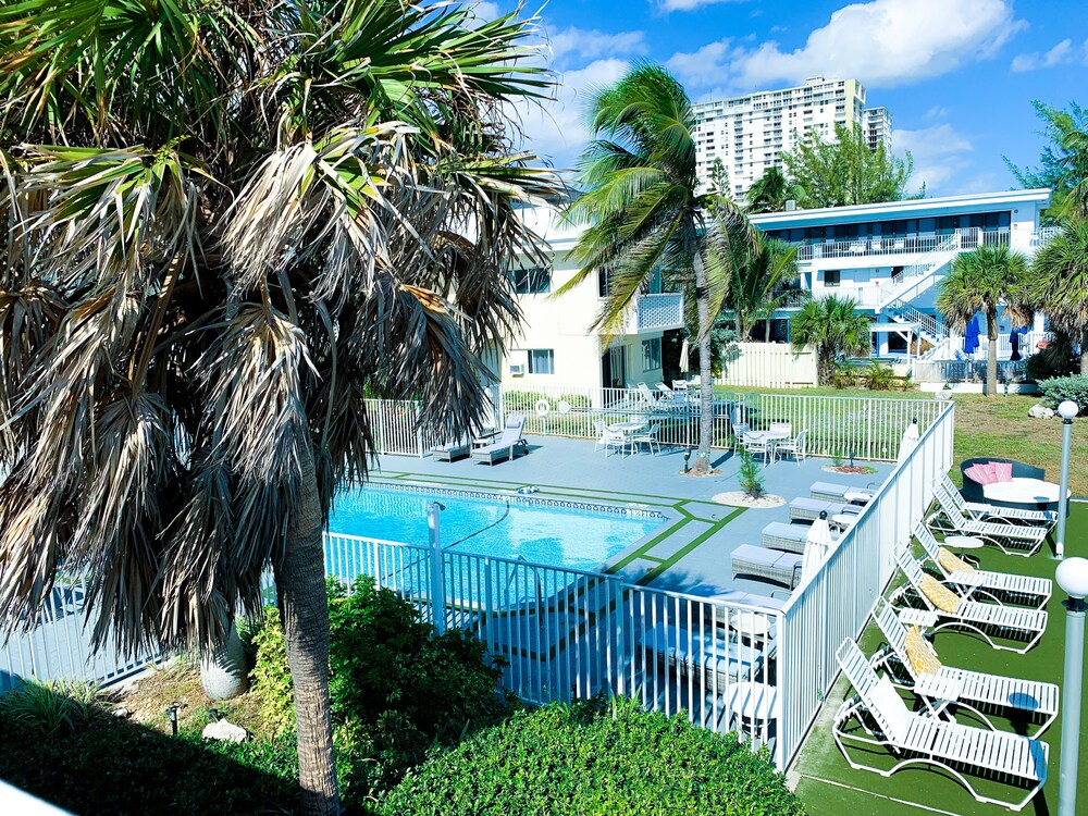 Coral Tides Resort - photo 114