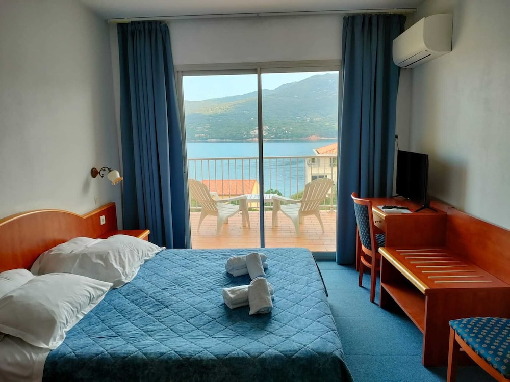 Hôtel Hibiscus - carbon neutral hotel in Propriano