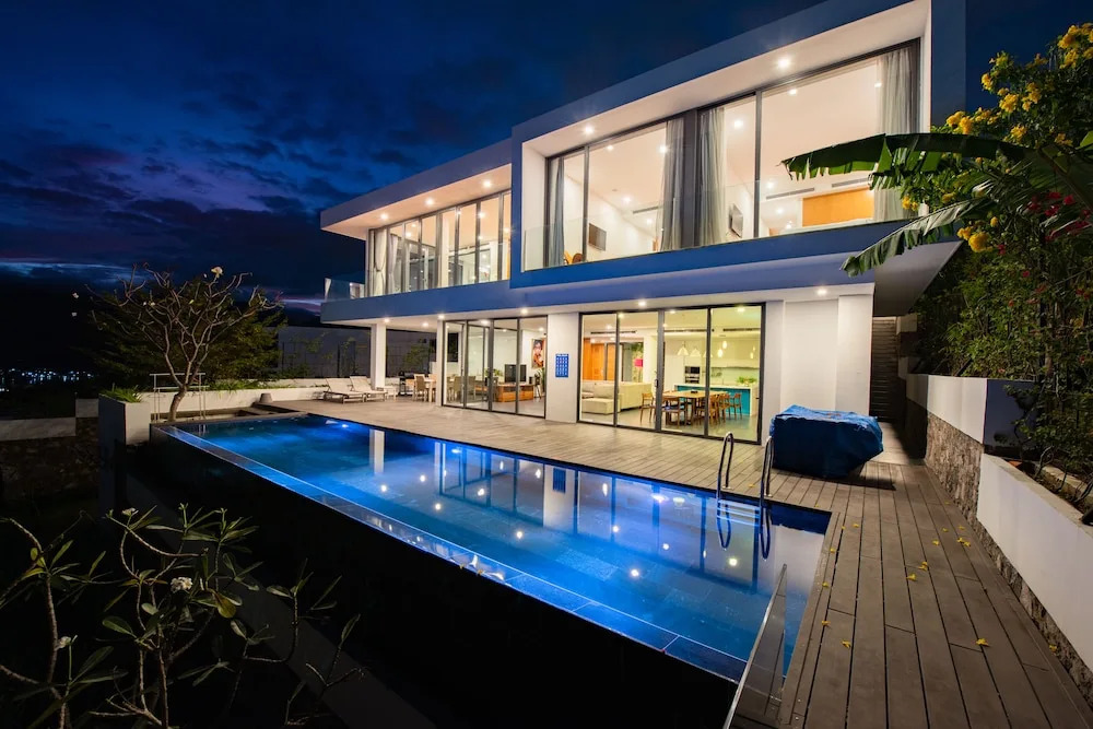 Casa Blanca Villas — 4-Star Luxury Hotel in Nha Trang, Vietnam