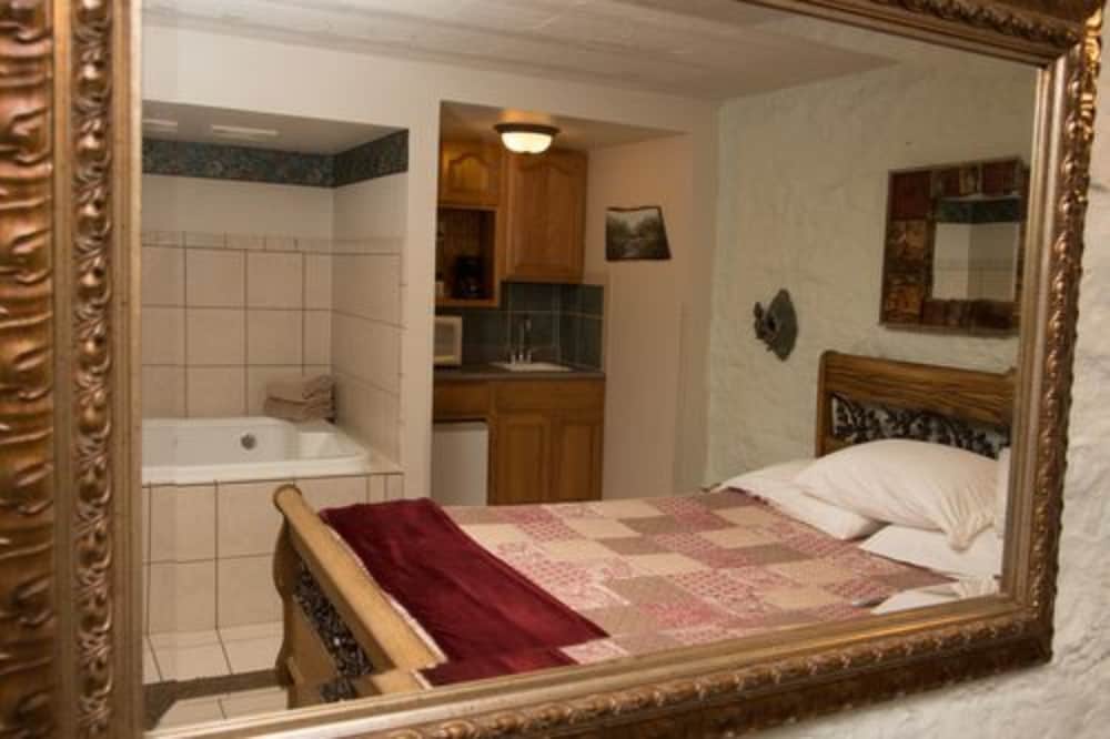 Stone Mill Hotel & Suites - photo 22