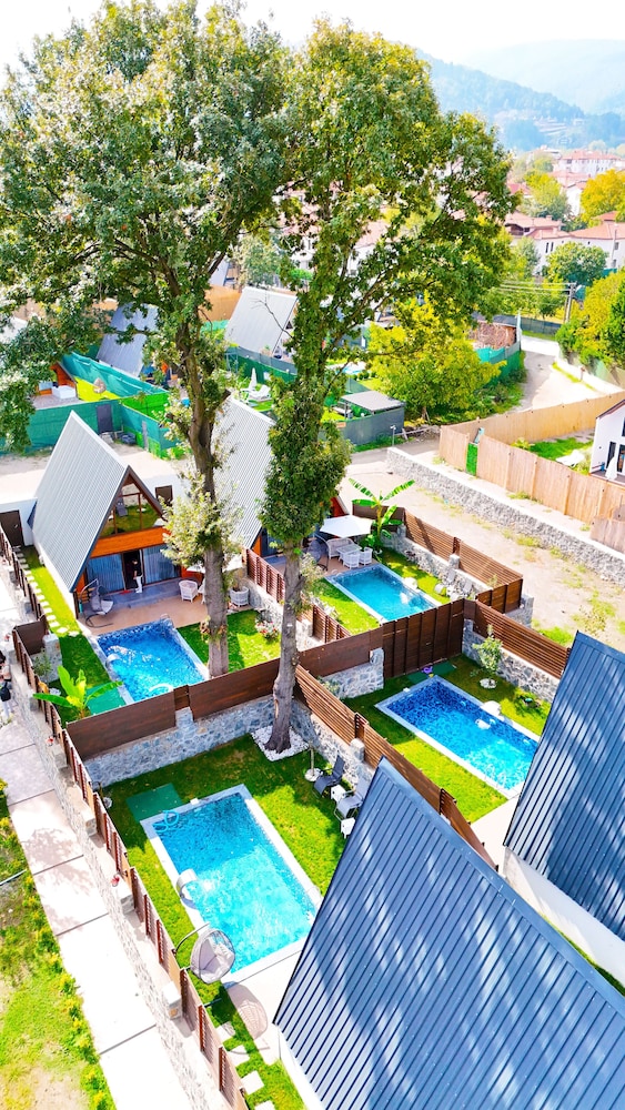 Gezegen Bungalow — 4-Star Luxury Hotel in Sapanca, Turkey