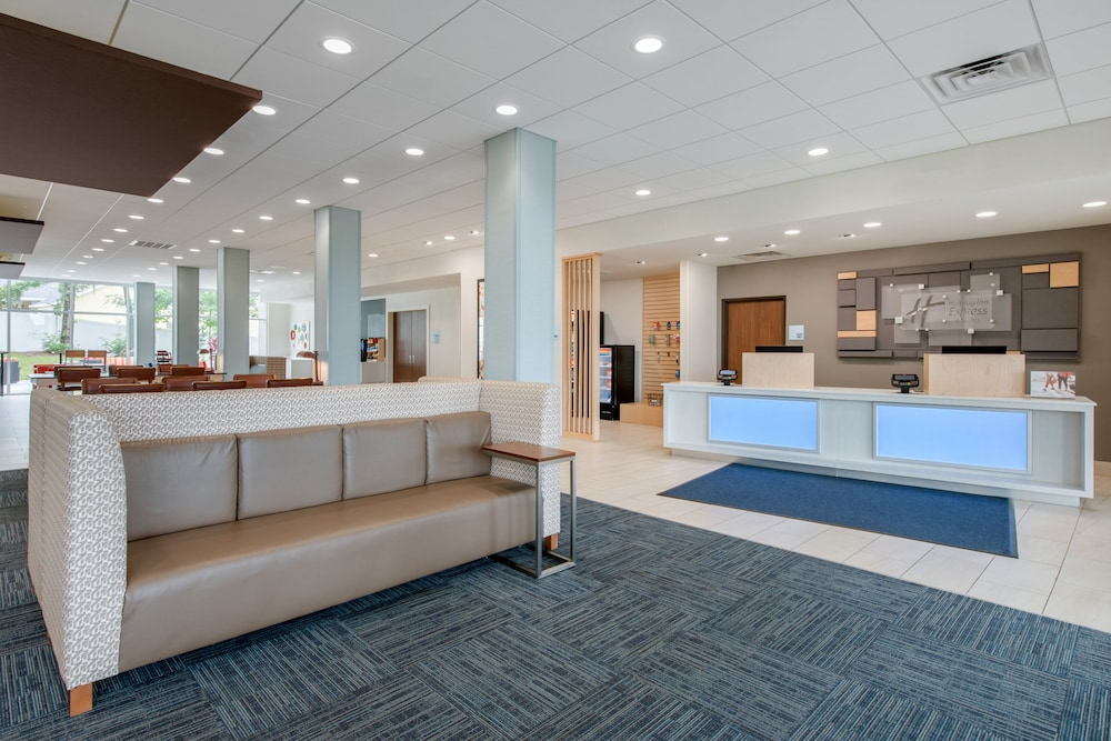 Holiday Inn Express & Suites Ruskin an IHG Hotel - photo 2