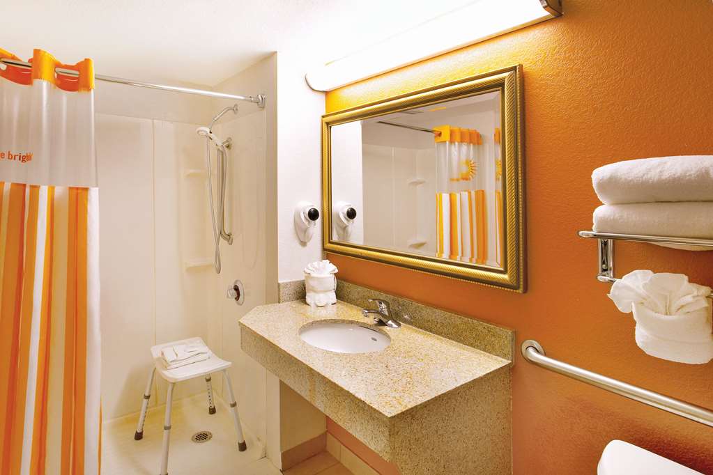 La Quinta Inn by Wyndham Orlando International Drive North - photo 34