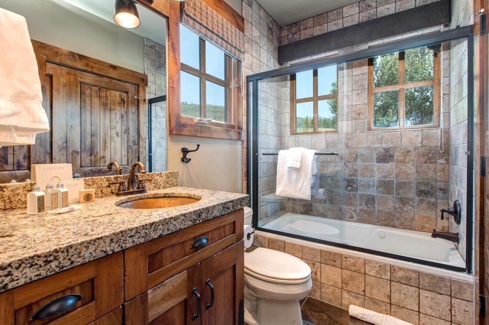 Best Location Steps to Main St Free City Bus to Deer Valley PC Resort Expansive 4 Bedroom Penthouse with Hot Tub BBQ PRH 685 by KBM Resorts - photo 24