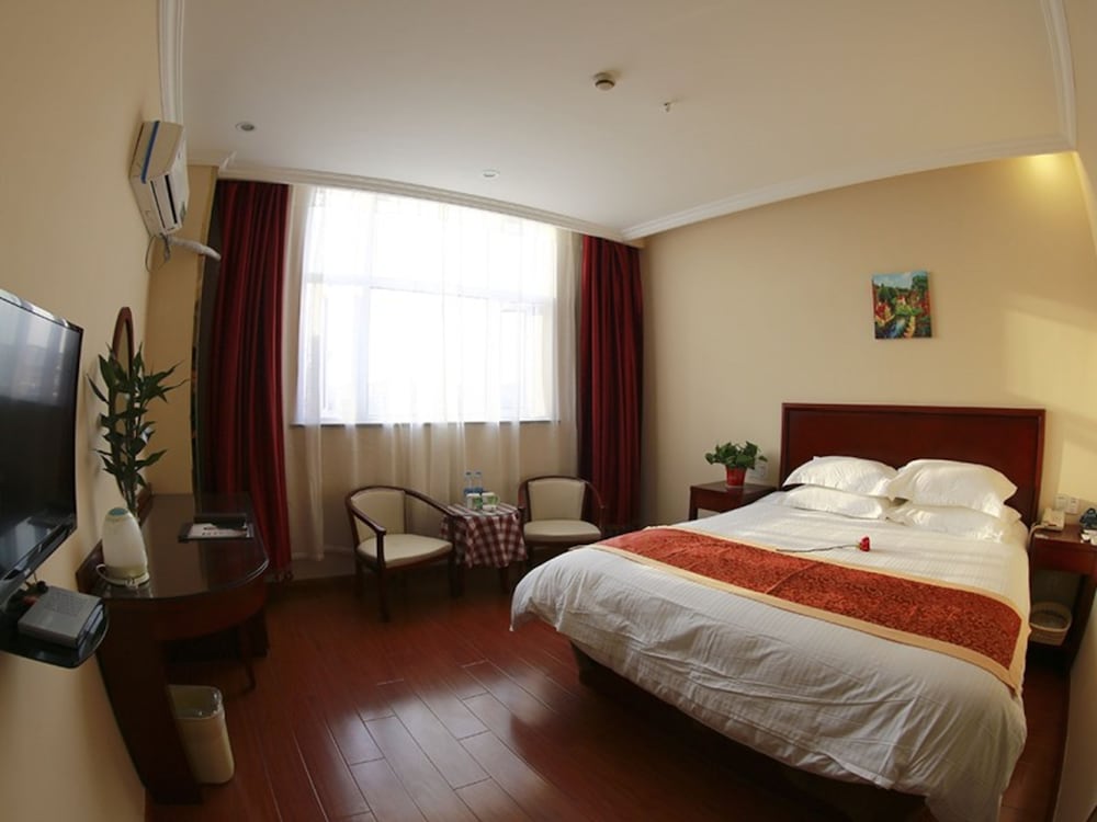 GreenTree Inn Huaian North Chengde Road Sakura Park Phoenix Palace Hot — hotel in Huai'an