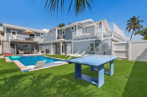 Back To Blue 850 N Shore Dr in Anna Maria, United States