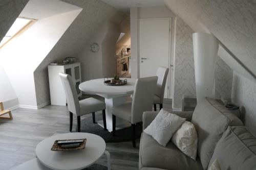 Ferienwohnung Kuhn GbR Whg 5 Unner de Dack — 4-Star Luxury Hotel in Heiligenhafen, Germany