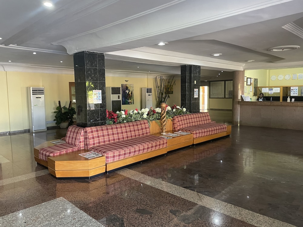 Hotel Marjorie ‘Y’ — Tema — photo 3