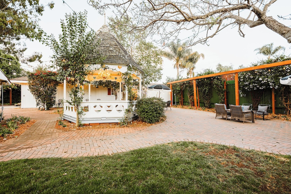 Kaleidoscope Inn & Gardens - photo 82