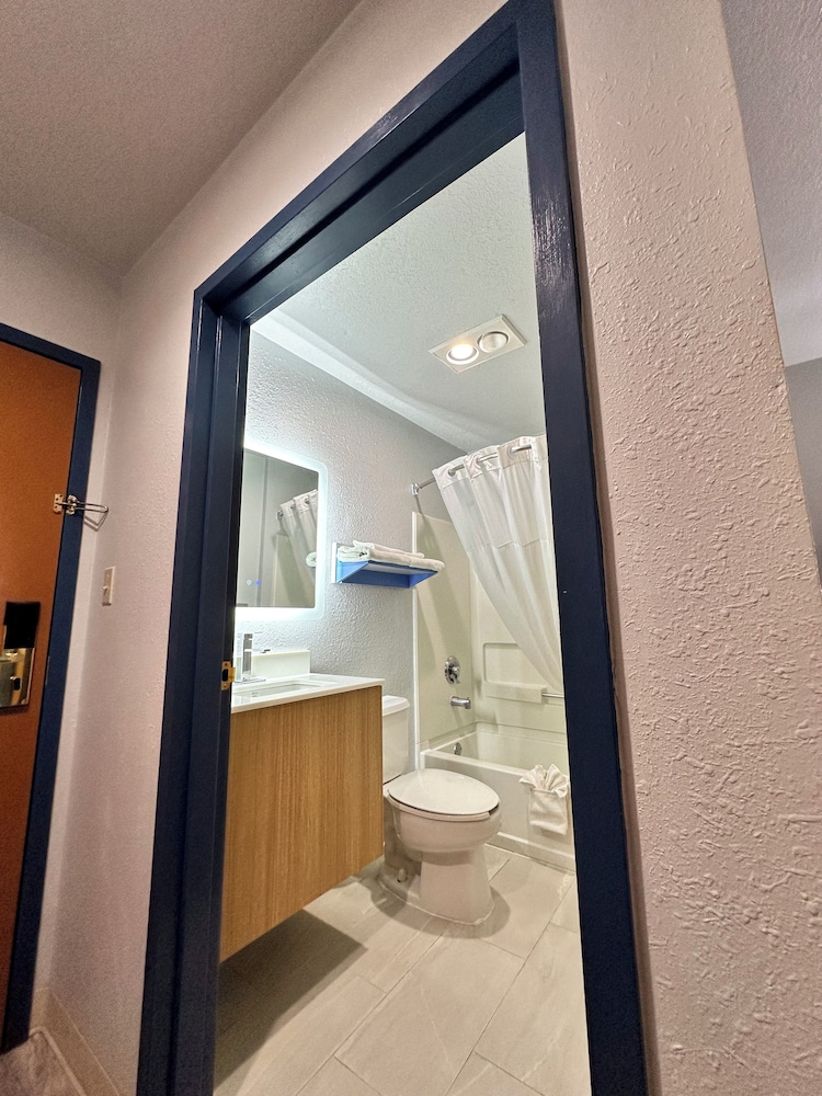 Microtel Inn by Wyndham Gallup - photo 20