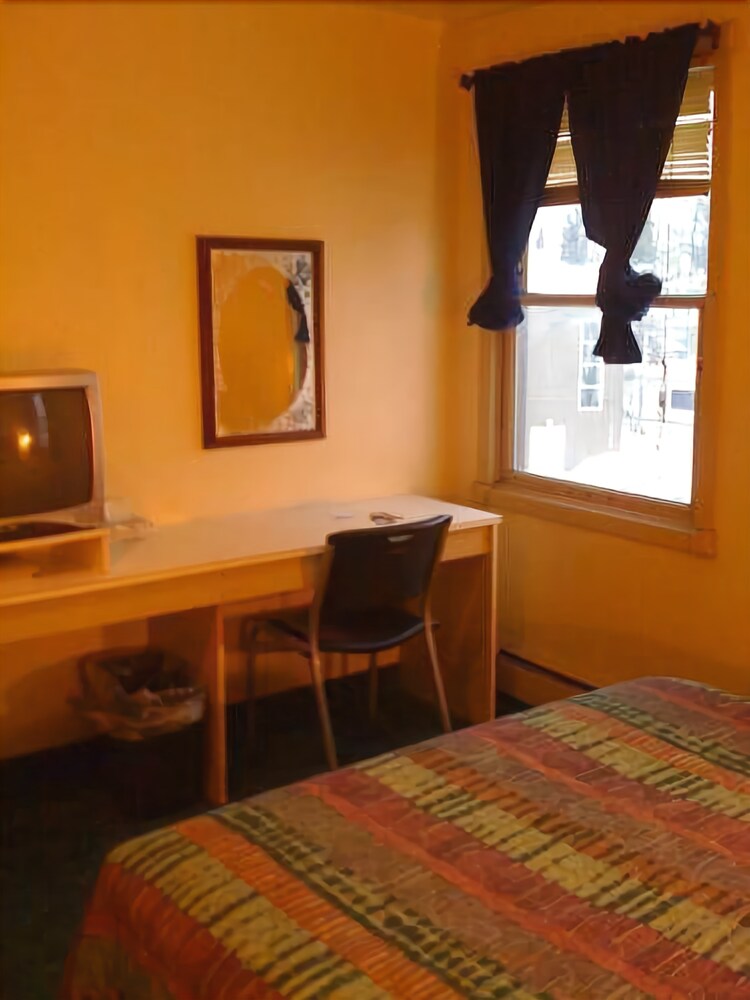 Chelsea Inn Hotel - photo 16